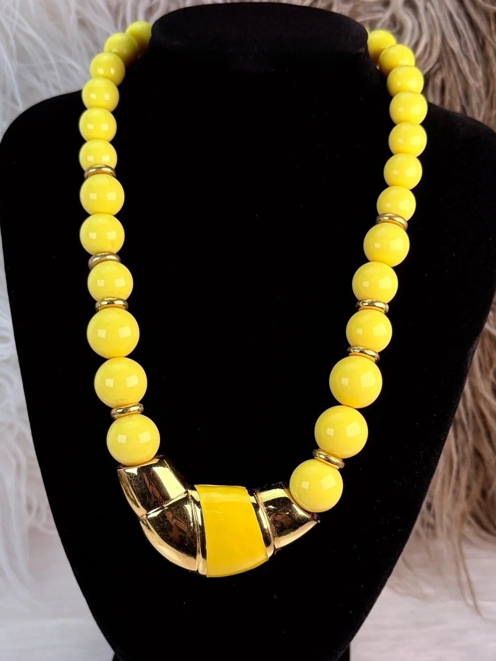 Vintage Napier Yellow Bead Gold Tone Sculptural Bib Statement Necklace